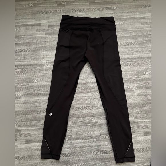 Lululemon leggings size 4 great condition - Picture 2 of 2